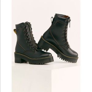 Dr. Martens Karmilla Boots